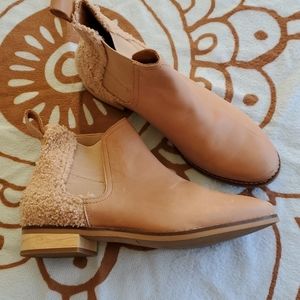 TOMS Honey Leather Faux Shearling Ella Boot 6.5